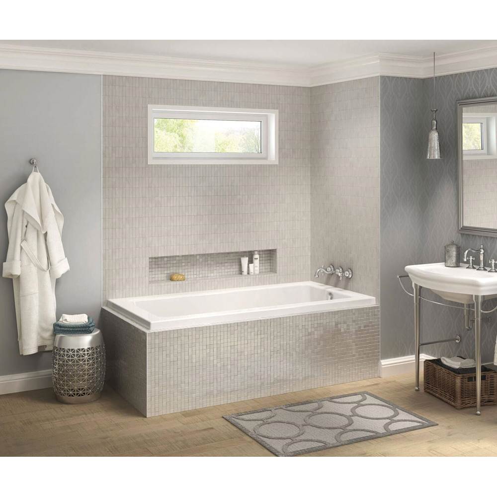 Maax Pose 6032 IF Acrylic Corner Right Right-Hand Drain Bathtub in White